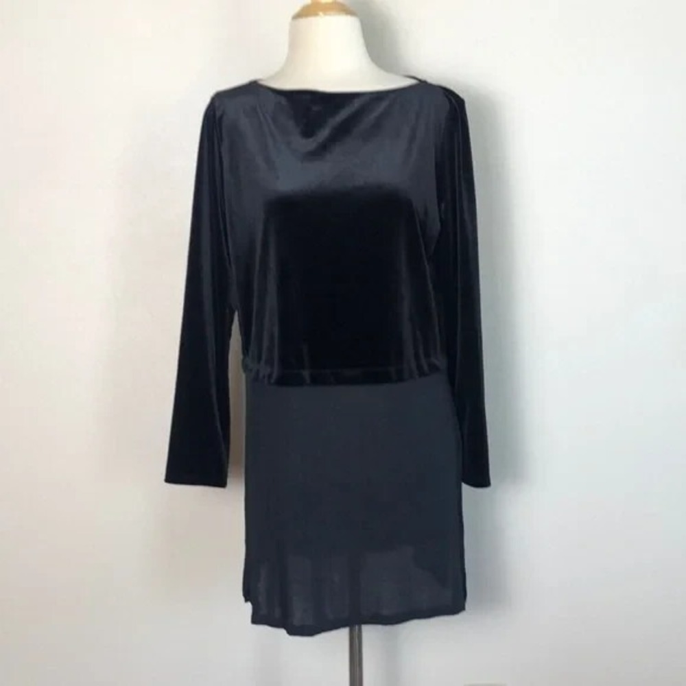 J. JILL Wearever Collection Medium Petite Black Velvet Top‎ Whimsigoth Witchy